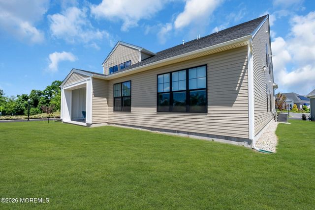 49 Sofia Drive, Manalapan, NJ 07726