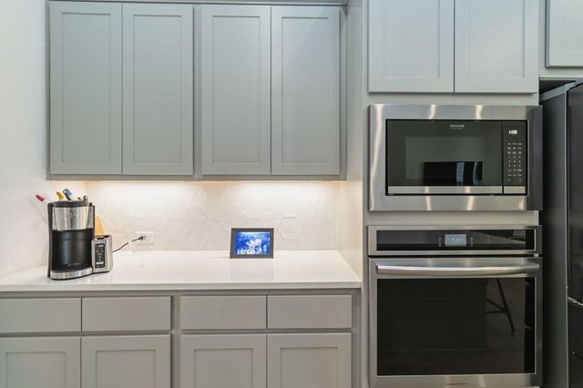333 Knockout Rose DR, San Marcos, TX 78666