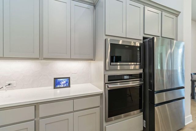 333 Knockout Rose DR, San Marcos, TX 78666