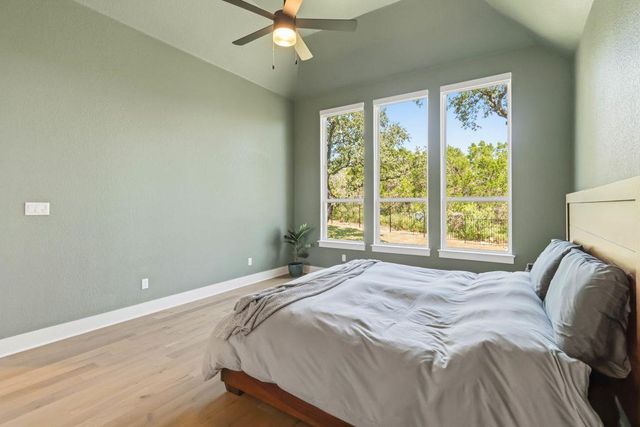 333 Knockout Rose DR, San Marcos, TX 78666