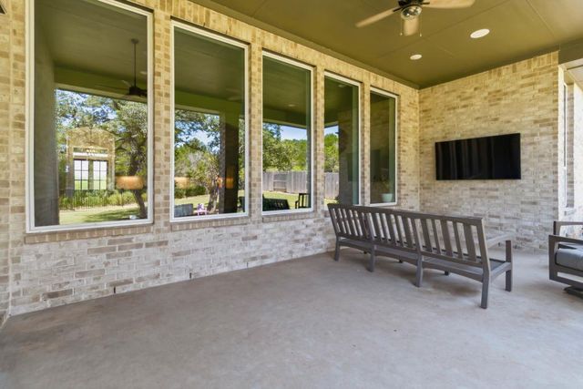 333 Knockout Rose DR, San Marcos, TX 78666