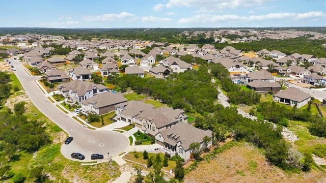 333 Knockout Rose DR, San Marcos, TX 78666