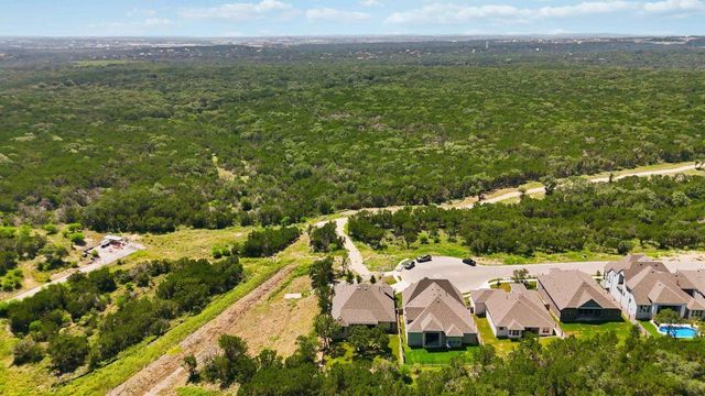 333 Knockout Rose DR, San Marcos, TX 78666