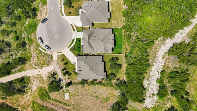 333 Knockout Rose DR, San Marcos, TX 78666