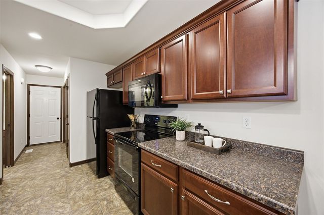 2403 Snapdragon Circle SW, Cedar Rapids, IA 52404
