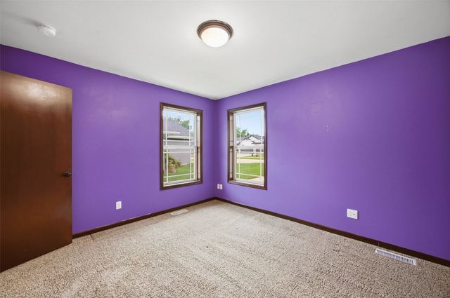 2403 Snapdragon Circle SW, Cedar Rapids, IA 52404