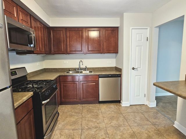 228 MONROE Road, Bolingbrook, IL 60440