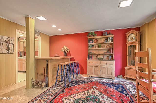 400 Oakmont Drive, Kingsport, TN 37663