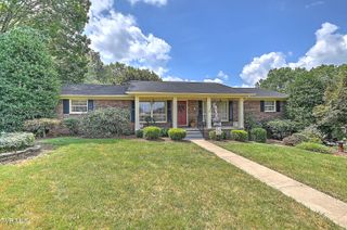 400 Oakmont Drive, Kingsport, TN 37663