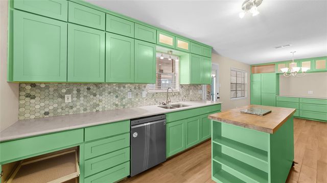 1711 Woodhue Drive, Spring, TX 77386