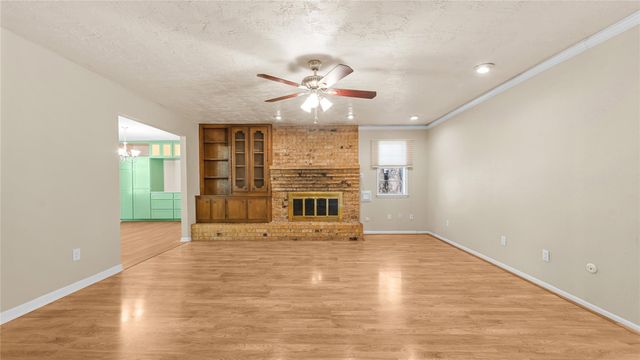 1711 Woodhue Drive, Spring, TX 77386