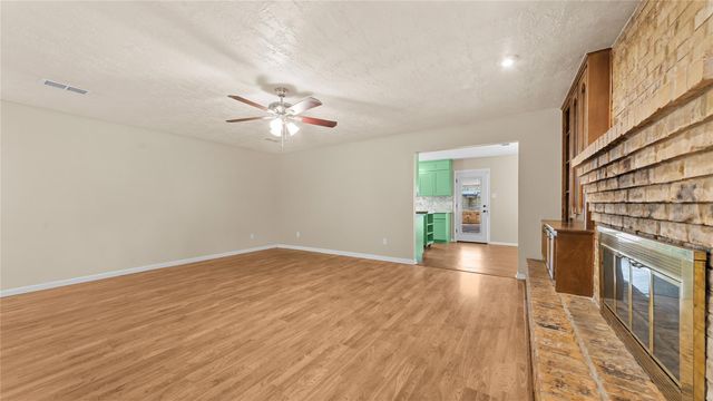 1711 Woodhue Drive, Spring, TX 77386