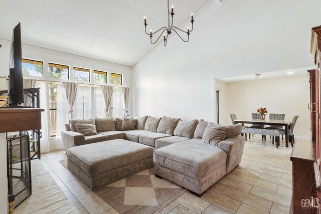 11938 Laver Court, Bakersfield, CA 93306