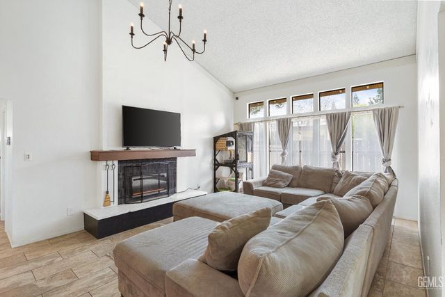 11938 Laver Court, Bakersfield, CA 93306