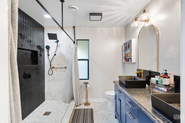 11938 Laver Court, Bakersfield, CA 93306