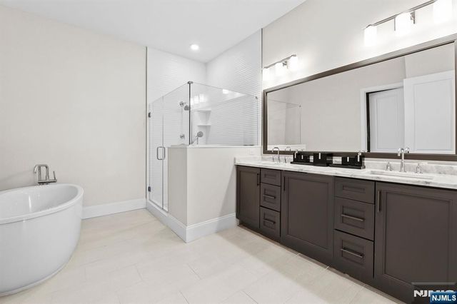 189 Woodmont Circle, River Vale, NJ 07675