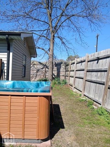 503 E Court Street E, Paragould, AR 72450