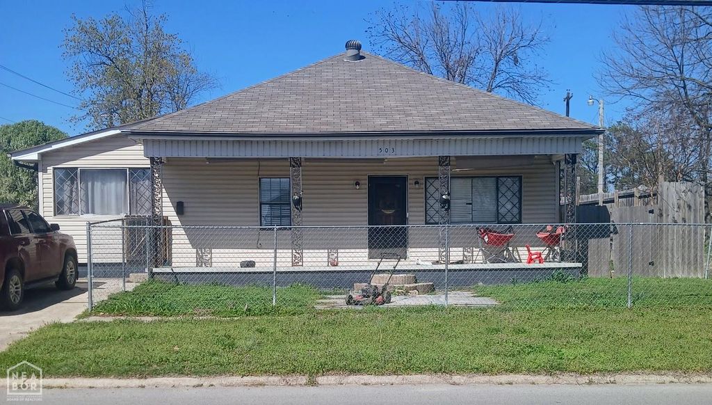 503 E Court Street E, Paragould, AR 72450