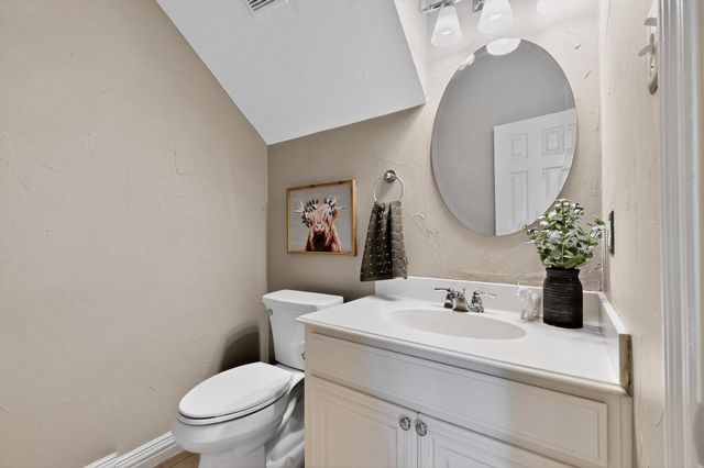 2344 Southcourt Circle, Irving, TX 75038