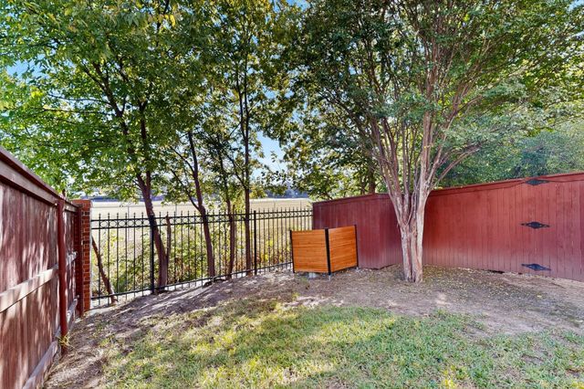 2344 Southcourt Circle, Irving, TX 75038