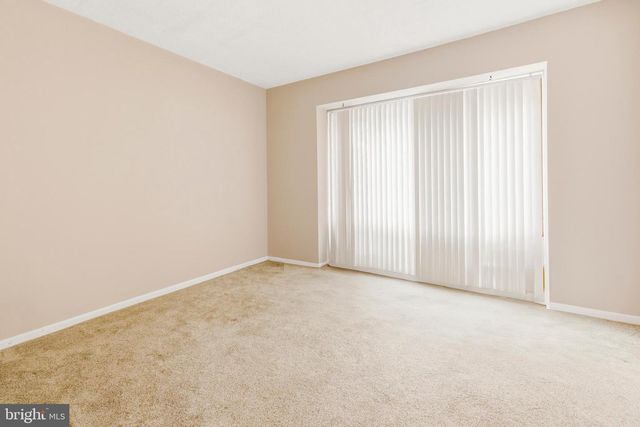 15 W MARY LN, Waterford Works, NJ 08089