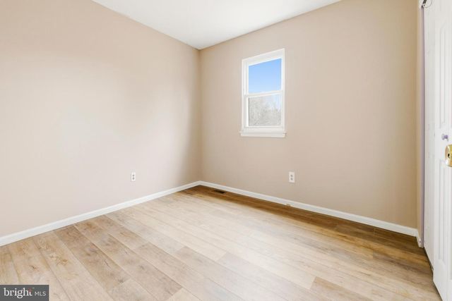 15 W MARY LN, Waterford Works, NJ 08089