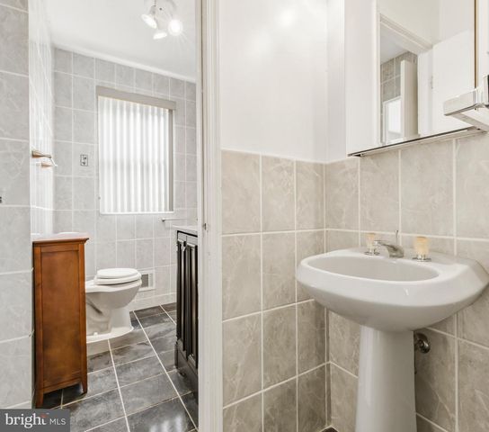 15 W MARY LN, Waterford Works, NJ 08089