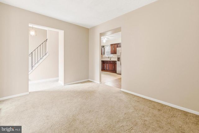 15 W MARY LN, Waterford Works, NJ 08089