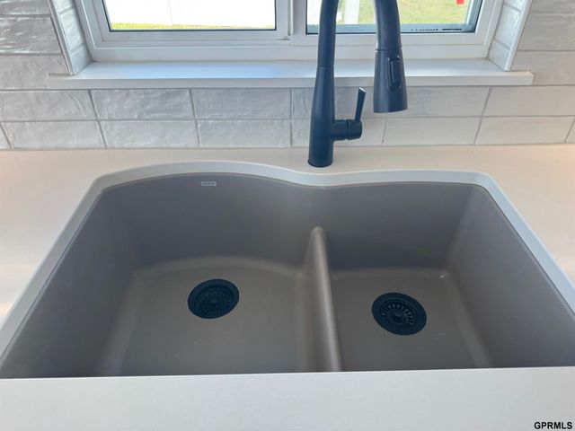 12006 S 113 Avenue Circle, Papillion, NE 68046