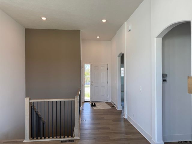 12006 S 113 Avenue Circle, Papillion, NE 68046