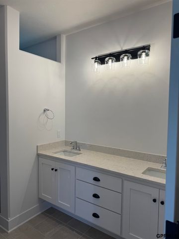 12006 S 113 Avenue Circle, Papillion, NE 68046