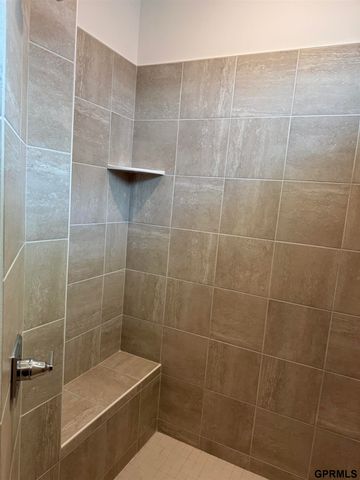 12006 S 113 Avenue Circle, Papillion, NE 68046