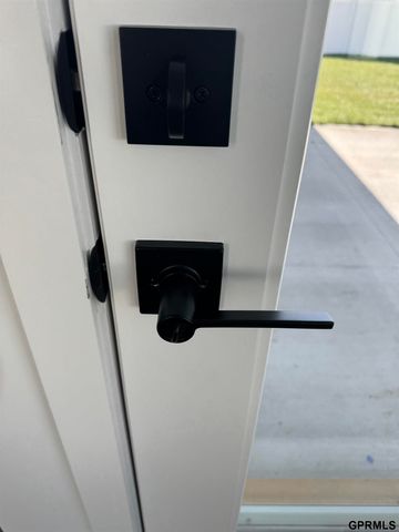 12006 S 113 Avenue Circle, Papillion, NE 68046