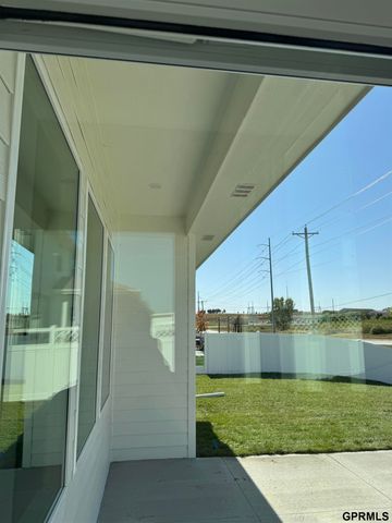 12006 S 113 Avenue Circle, Papillion, NE 68046