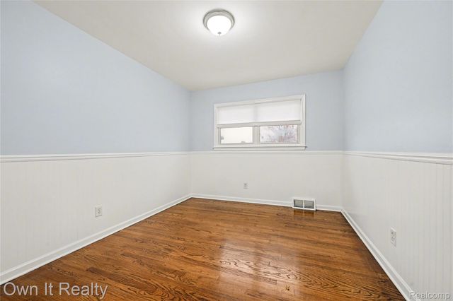 6062 Plainfield Street, Dearborn Heights, MI 48127