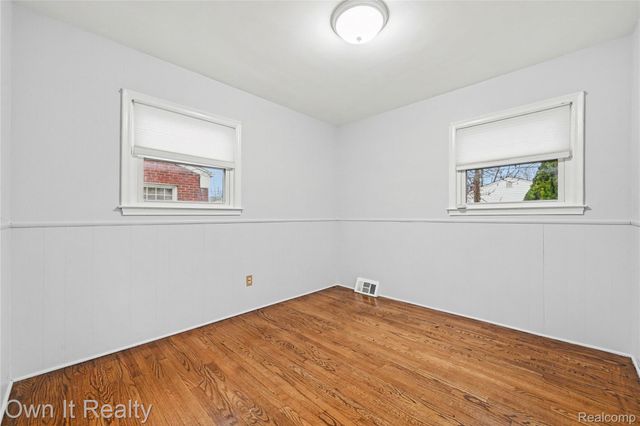 6062 Plainfield Street, Dearborn Heights, MI 48127