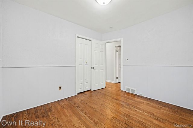 6062 Plainfield Street, Dearborn Heights, MI 48127