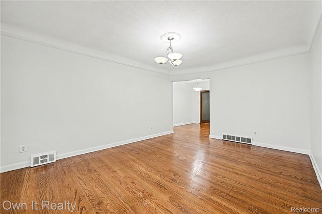 6062 Plainfield Street, Dearborn Heights, MI 48127