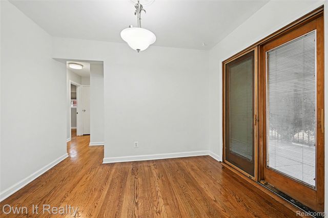 6062 Plainfield Street, Dearborn Heights, MI 48127