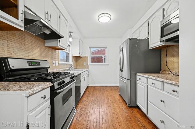 6062 Plainfield Street, Dearborn Heights, MI 48127