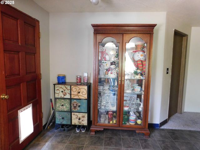 231 Ne DARRELL Ave, Winston, OR 97496