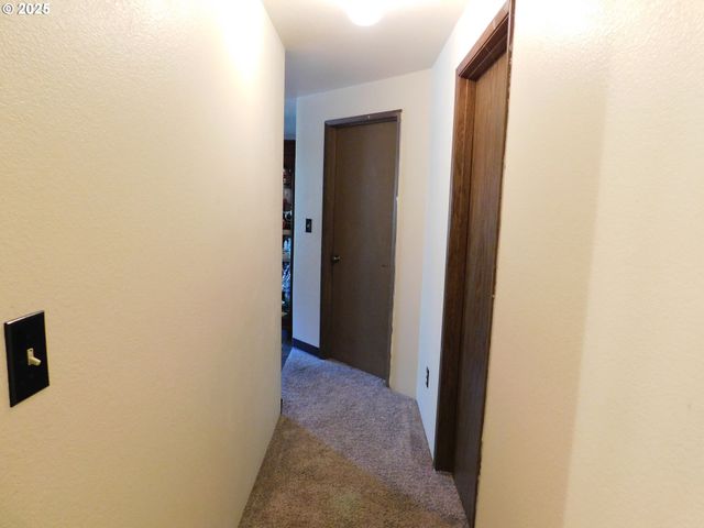 231 Ne DARRELL Ave, Winston, OR 97496
