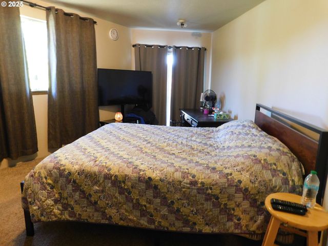 231 Ne DARRELL Ave, Winston, OR 97496