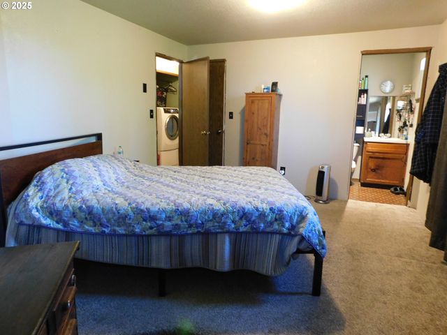 231 Ne DARRELL Ave, Winston, OR 97496