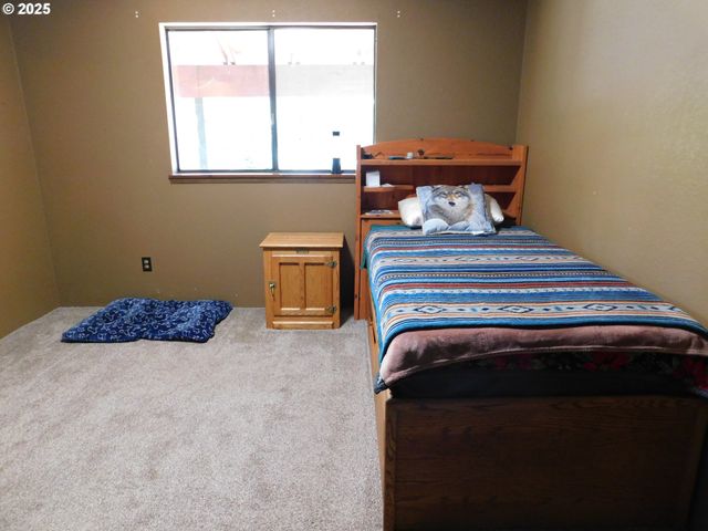 231 Ne DARRELL Ave, Winston, OR 97496