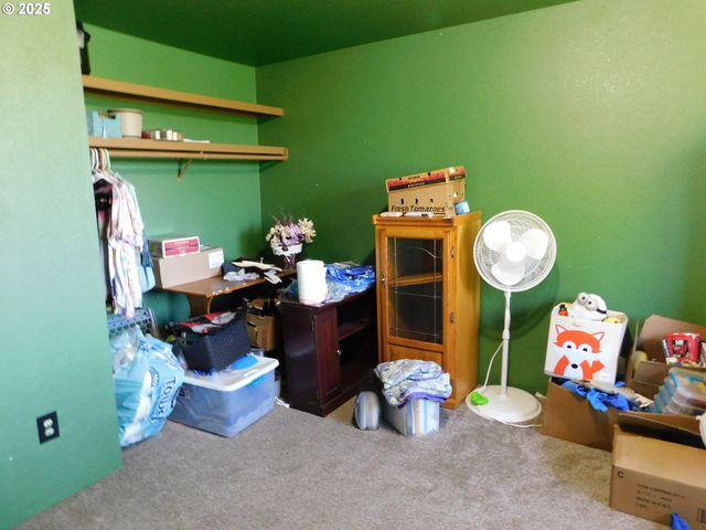 231 Ne DARRELL Ave, Winston, OR 97496