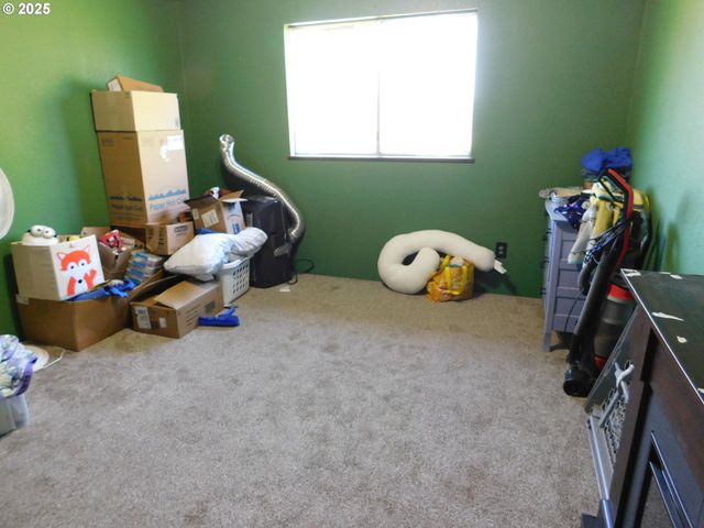 231 Ne DARRELL Ave, Winston, OR 97496