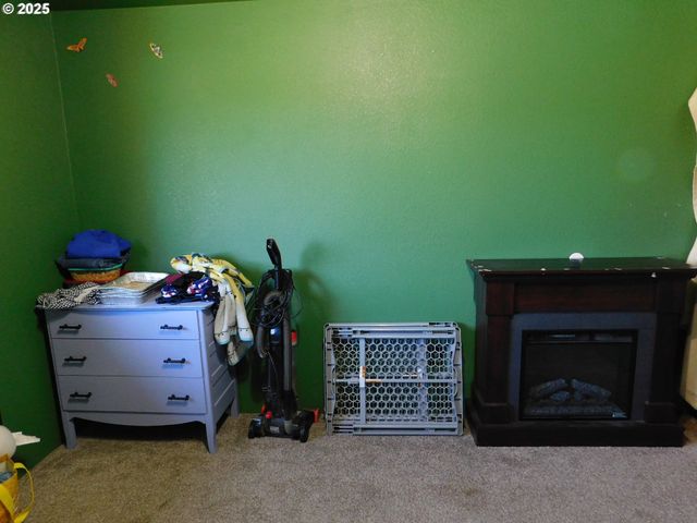 231 Ne DARRELL Ave, Winston, OR 97496