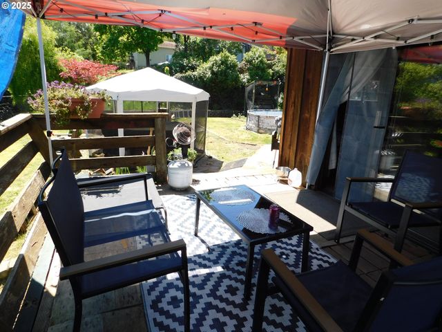 231 Ne DARRELL Ave, Winston, OR 97496