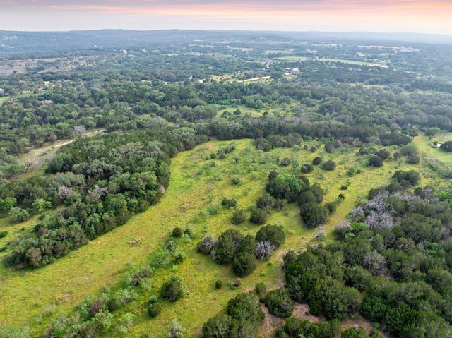 2308 County Road 414, Spicewood, TX 78669